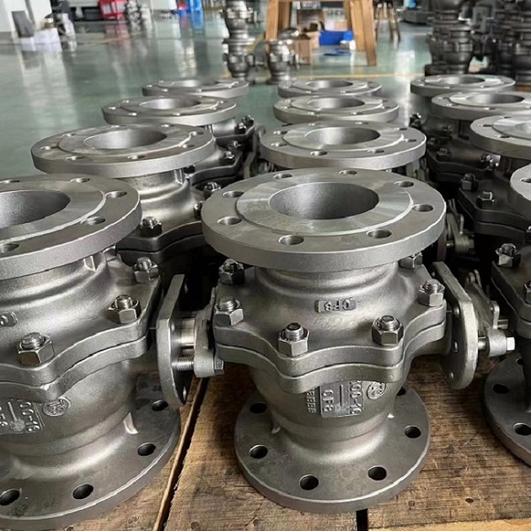 API/DIN Cast Steel Floating Type Solid Ball Locking Device 2PC Flange Ball Valve WCB Duplex Stainless Steel